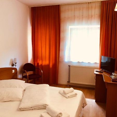 Hotel Poenita シギショアラ エクステリア 写真